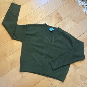 Cece Classic V-neck Sweater